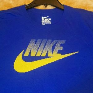 Mens Nike tee